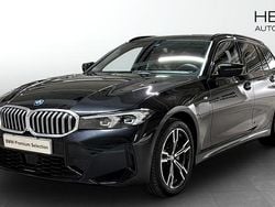 Svart (black) Begagnad 2025 BMW 330e M Sport Kombi | 494 700 kr (Marknadspris)