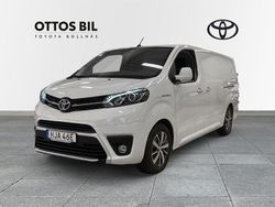 Vit Begagnad 2023 Toyota Proace Van | 449 000 kr (Marknadspris)