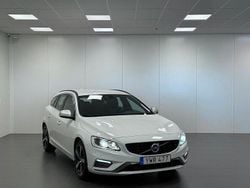 Vit Begagnad 2017 Volvo V60 R-Design Kombi | 194 900 kr