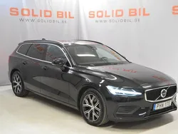 Svart Begagnad 2023 Volvo V60 Core Kombi | 339 900 kr (Marknadspris)