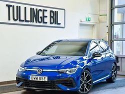 Mörkblå Begagnad 2022 VW Golf VIII R Halvkombi | 379 900 kr (Marknadspris)