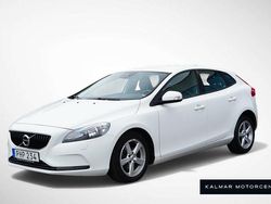 Vit Begagnad 2017 Volvo V40 Kinetic Kombi | 109 900 kr (Marknadspris)