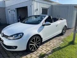Vit Begagnad 2012 VW Golf Cabriolet Cab | 109 500 kr