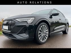 Svart Begagnad 2020 Audi e-tron Advanced SUV | 699 900 kr