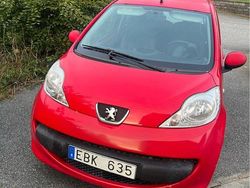 Röd Begagnad 2006 Peugeot 107 Halvkombi | 23 000 kr