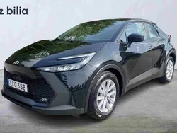 Svart Begagnad 2025 Toyota C-HR SUV | 329 900 kr
