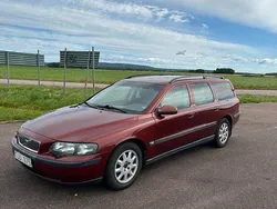 Röd Begagnad 2002 Volvo V70 Kombi | 20 000 kr (Marknadspris)