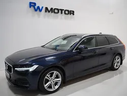 Mörkblå (blå) Begagnad 2017 Volvo V90 Momentum Kombi | 214 800 kr (Lite dyr)