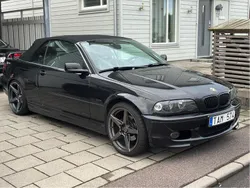 Svart Begagnad 2001 BMW 325 Cabriolet Cab | 68 000 kr (Bra pris)