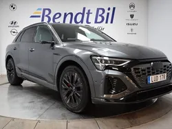 Gråmetallic Begagnad 2023 Audi Q8 e-tron S-Line SUV | 669 500 kr (Superpris)