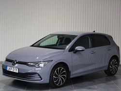 Grå Begagnad 2020 VW Golf VIII Halvkombi | 239 900 kr (Lite dyr)