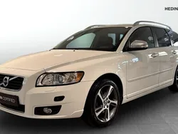 Vit (white) Begagnad 2011 Volvo V50 Momentum Kombi | 109 900 kr