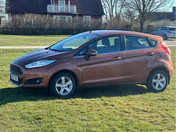 Brun Begagnad 2013 Ford Fiesta Titanium Halvkombi | 63 000 kr (Marknadspris)