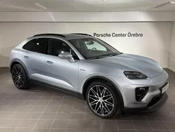 Silver (dolomite silver metallic) Begagnad 2025 Porsche Macan SUV | 919 000 kr (Superpris)