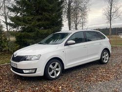 Vit Begagnad 2014 Skoda Rapid Halvkombi | 89 000 kr (Marknadspris)