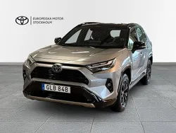 Grå Begagnad 2024 Toyota RAV4 Hybrid Style SUV | 439 900 kr (Bra pris)