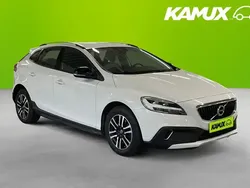 Vit Begagnad 2018 Volvo V40 CC Momentum Kombi | 178 800 kr (Marknadspris)
