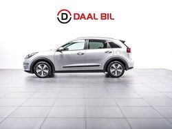 Grå Begagnad 2017 Kia Niro Advance SUV | 149 700 kr (Marknadspris)