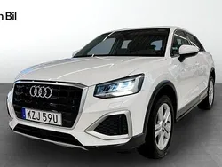 Vit (arkonavit) Ny 2024 Audi Q2 Advanced Plus SUV | 309 000 kr (Marknadspris)