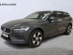 Mörkgrå Begagnad 2019 Volvo V60 CC Kombi | 259 900 kr (Lite dyr)