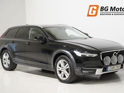 Svart Begagnad 2017 Volvo V90 CC Momentum Kombi | 204 600 kr (Marknadspris)