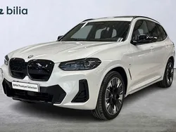 Vit Begagnad 2024 BMW iX3 Comfort Edition SUV | 757 500 kr (Superpris)
