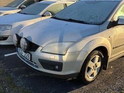 Silver Begagnad 2007 Ford Focus Halvkombi | 32 000 kr (Marknadspris)