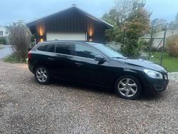 Svart Begagnad 2012 Volvo V60 Momentum Kombi | 59 900 kr (Superpris)