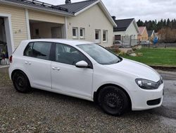 Vit Begagnad 2011 VW Golf VI Halvkombi | 54 000 kr (Marknadspris)