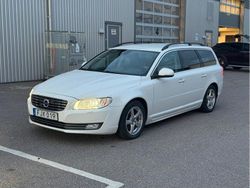 Vit Begagnad 2015 Volvo V70 Momentum Kombi | 69 900 kr (Superpris)