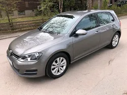 Grå Begagnad 2017 VW Golf VII SE Halvkombi | 144 900 kr (Bra pris)