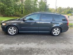 Grå Begagnad 2009 Volvo V50 Kinetic Kombi | 53 000 kr (Marknadspris)