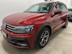 Mörkröd (röd metallic) Begagnad 2018 VW Tiguan R-line SUV | 229 500 kr (Lite dyr)