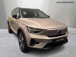 Grå Begagnad 2022 Volvo XC40 Plus SUV | 344 500 kr