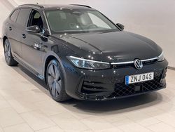 Svart Begagnad 2025 VW Passat R-line Kombi | 544 900 kr