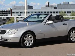 Grå samma som bilen Begagnad 1998 Mercedes SLK230 Cab | 69 500 kr (Superpris)