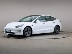 Vit Begagnad 2021 Tesla Model 3 Standard Range Plus Sedan | 289 000 kr (Lite dyr)