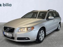 Grå Begagnad 2013 Volvo V70 Momentum Kombi | 114 900 kr (Marknadspris)