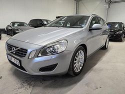 Silver Begagnad 2011 Volvo V60 Momentum Kombi | 94 500 kr (Marknadspris)