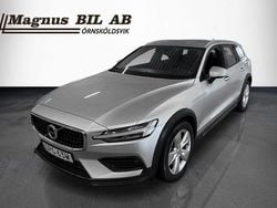Silver Begagnad 2022 Volvo V60 CC Kombi | 279 900 kr (Bra pris)