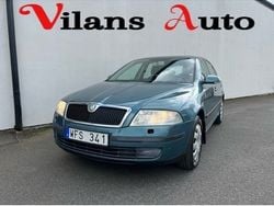 Ljusgrön (grön) Begagnad 2005 Skoda Octavia Halvkombi | 29 900 kr
