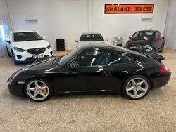 Svart Begagnad 2004 Porsche 911 Carrera Sportkupé | 499 900 kr (Marknadspris)