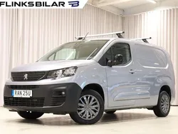 Grå Begagnad 2024 Peugeot Partner Minibuss | 269 900 kr (Dyr)