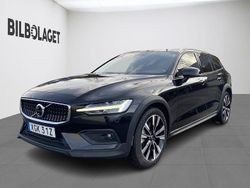 Svart Begagnad 2024 Volvo V60 CC Ultimate Kombi | 484 800 kr (Bra pris)