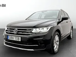 Svart Begagnad 2023 VW Tiguan Elegance SUV | 369 500 kr (Bra pris)