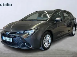 Grå Begagnad 2024 Toyota Corolla Active Kombi | 299 000 kr (Marknadspris)