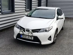 Vit Begagnad 2014 Toyota Auris Halvkombi | 85 000 kr (Bra pris)