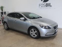 Silver Begagnad 2015 Volvo V40 Summum Halvkombi | 129 900 kr (Marknadspris)
