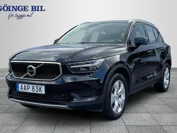 Svart Begagnad 2022 Volvo XC40 Momentum SUV | 299 000 kr (Marknadspris)