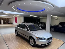 Ljusgrå Begagnad 2006 Volvo S40 Sedan | 59 900 kr (Lite dyr)